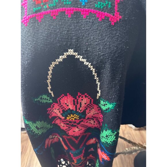 Vtg Wool Mexican Embroidered Poncho Floral Cross-Stitch Fringe Boho Hippie O/S - Picture 6 of 16